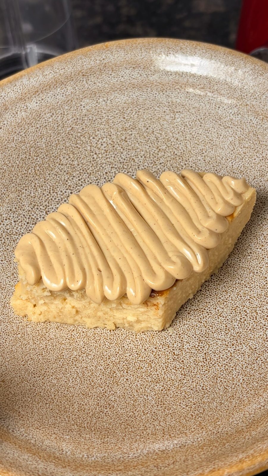 Baked cheesecake slice